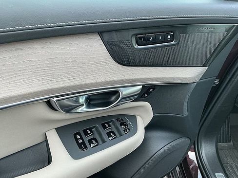 New 2026 Volvo XC90 T8 Ultra w/ Protection Package Premier image 16