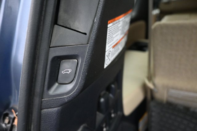 Used 2018 Toyota Sequoia Platinum AWD/4WD image 8