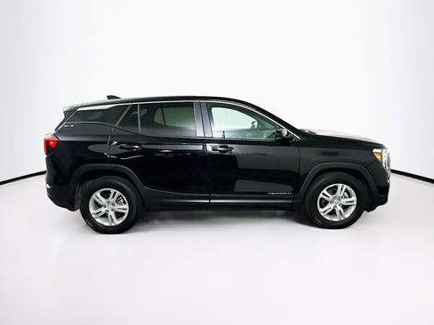 Used 2024 GMC Terrain SLE image 10