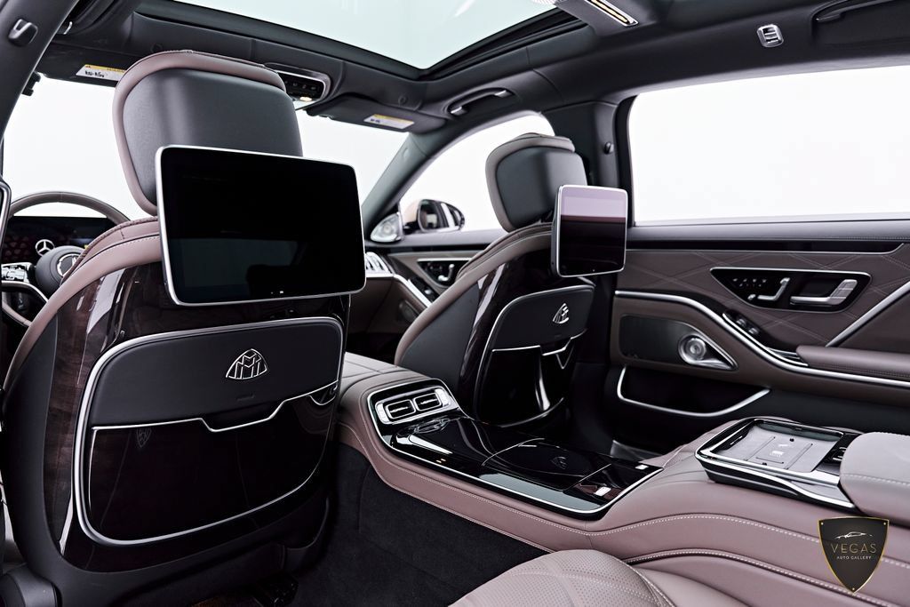 Used 2024 Mercedes-Benz Maybach S 680 4MATIC image 47