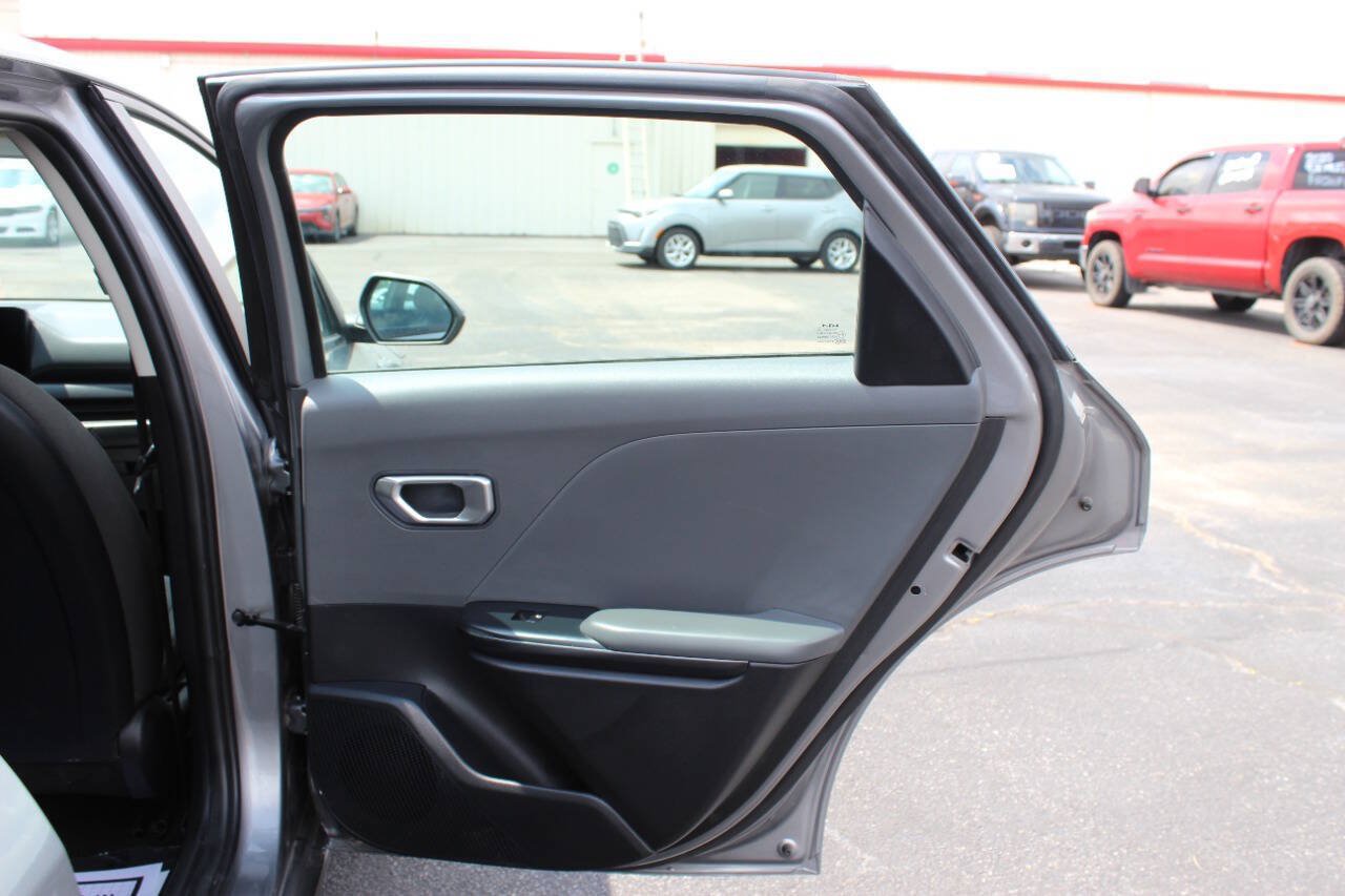 Used 2025 Kia K4 FWD image 13