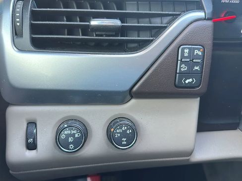 Used 2016 Chevrolet Tahoe LT w/ Luxury Package AWD/4WD image 14
