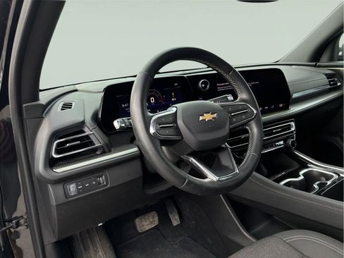 Used 2025 Chevrolet Traverse LT w/ Sun and Wheel Package AWD/4WD image 19