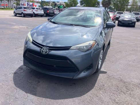 Used 2017 Toyota Corolla LE FWD image 5
