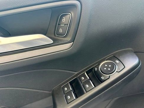Used 2021 Ford Escape SE w/ SE Sport Appearance Package FWD image 25