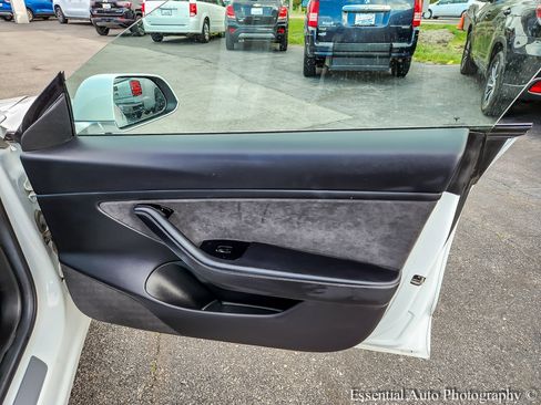 Used 2018 Tesla Model 3 Long Range RWD image 30