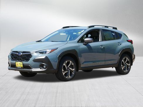 Used 2024 Subaru Crosstrek 2.0i Premium w/ Crosstrek Mirror Package AWD/4WD image 3