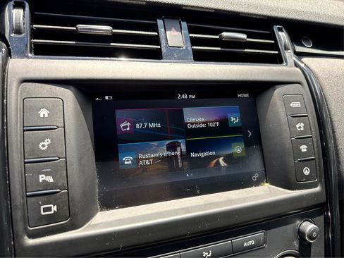 Used 2017 Land Rover Discovery SE image 43