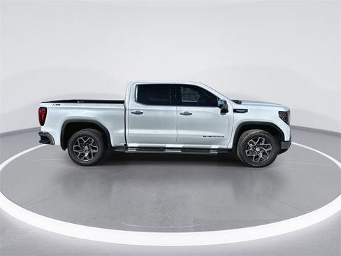 New 2026 GMC Sierra 1500 SLT image 9