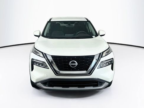 Used 2023 Nissan Rogue SV FWD image 2