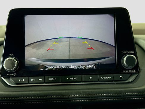 Used 2023 Nissan Rogue SV FWD image 16