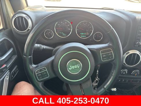 Used 2017 Jeep Wrangler Unlimited Sahara w/ Dual Top Group AWD/4WD image 12