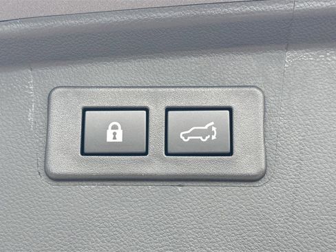 Used 2025 Subaru Outback Touring XT image 35