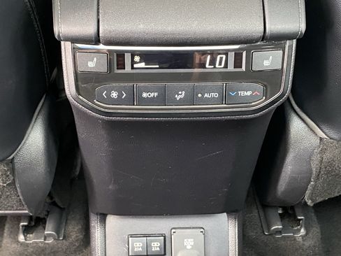 Used 2021 Toyota Highlander Platinum AWD/4WD image 42