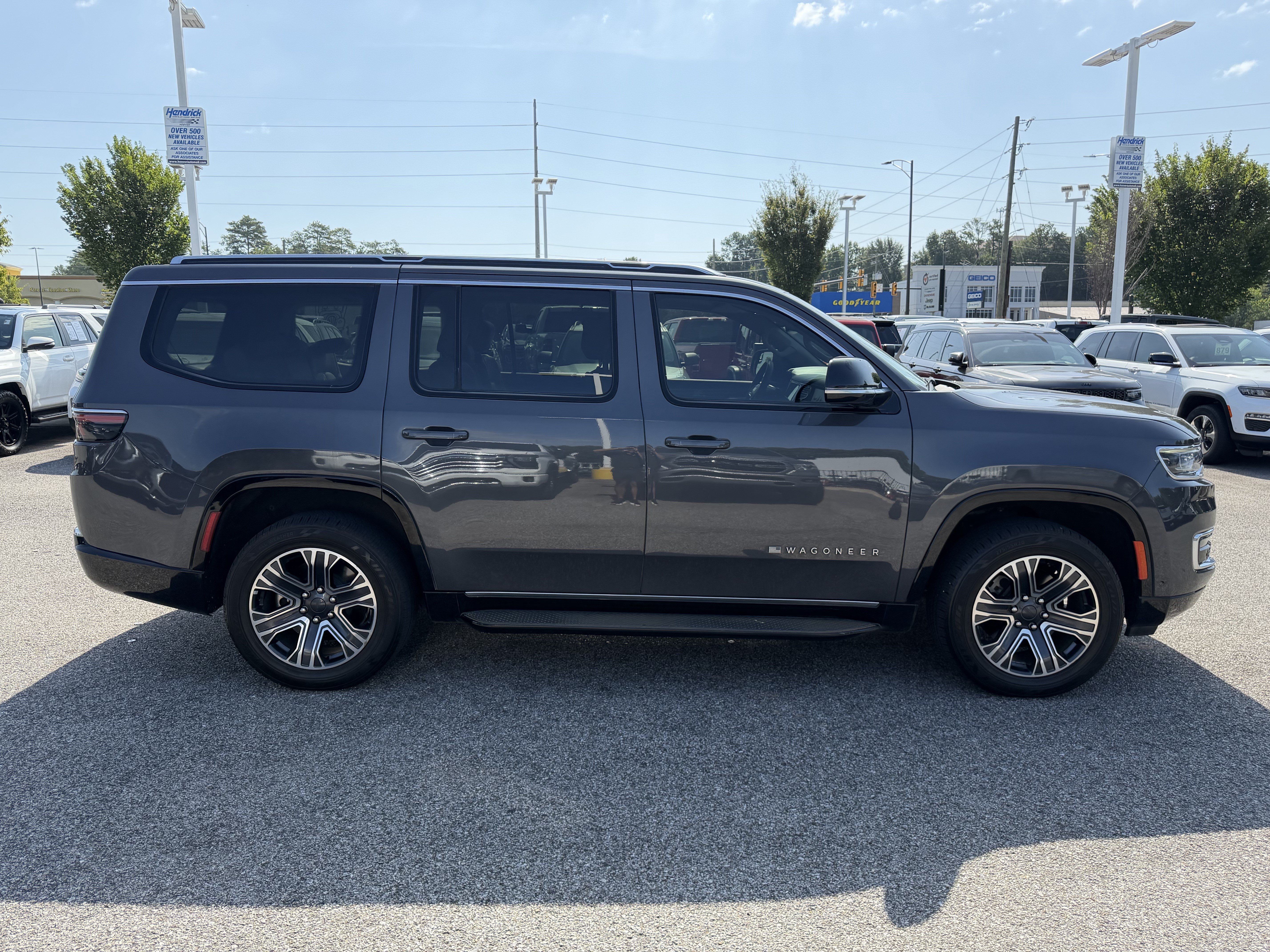 Used 2023 Jeep Wagoneer 2WD w/ Premium Group I image 11