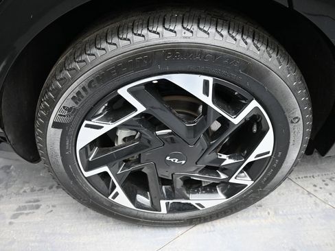 Certified 2025 Kia Sportage SX image 12