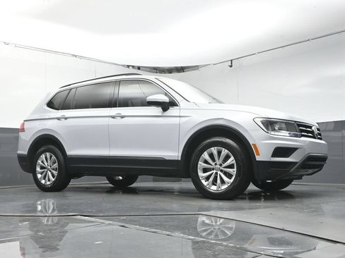 Used 2018 Volkswagen Tiguan SE FWD image 41
