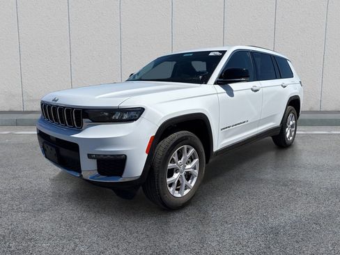 Used 2022 Jeep Grand Cherokee L Limited AWD/4WD image 3