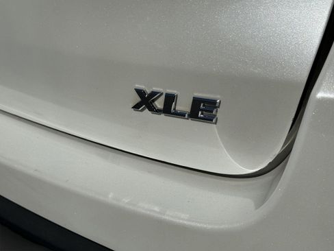 Used 2016 Toyota Highlander XLE image 10