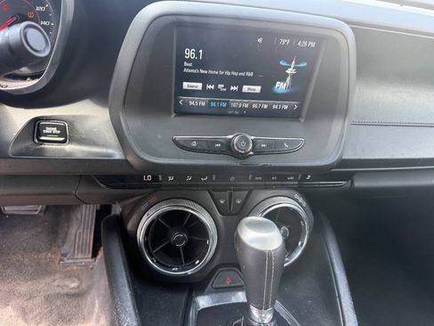 Used 2017 Chevrolet Camaro LT RWD image 17