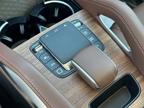 Certified 2025 Mercedes-Benz GLE 350 4MATIC image 33
