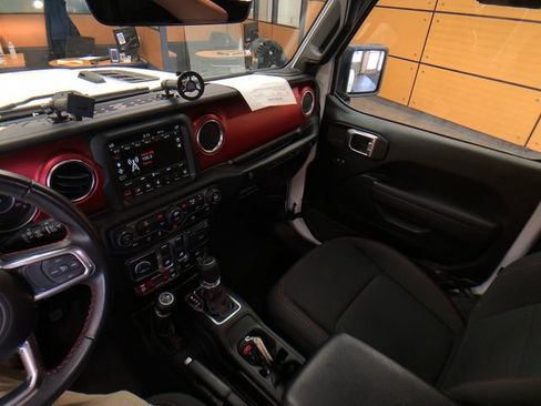 Used 2022 Jeep Wrangler Rubicon AWD/4WD image 17