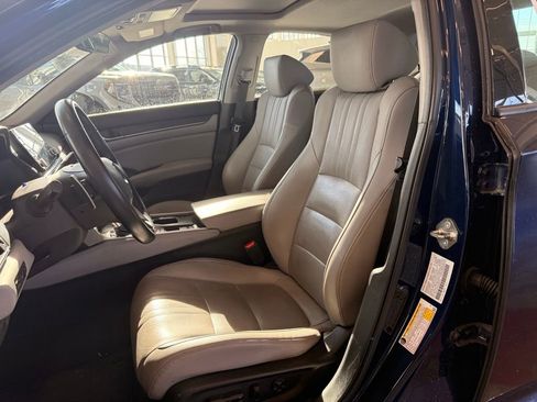 Used 2018 Honda Accord Touring image 9