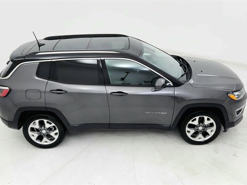 Used 2018 Jeep Compass Limited w/ Navigation Group FWD image 18