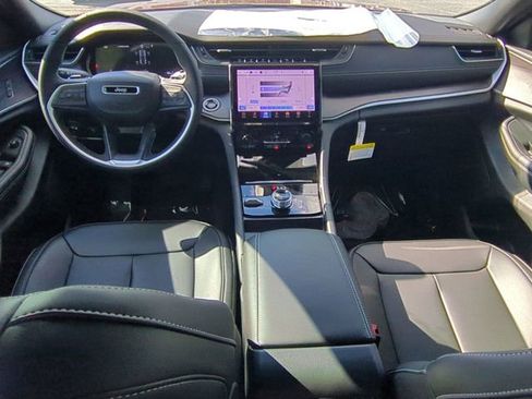 New 2025 Jeep Grand Cherokee Limited w/ Black Appearance Package image 30