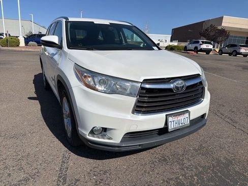 Used 2016 Toyota Highlander Limited w/ Driver Technology Package image 1