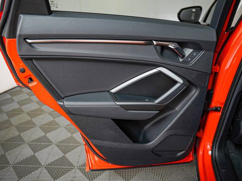 Used 2022 Audi Q3 2.0T Premium w/ Black Optic Sport Package image 25