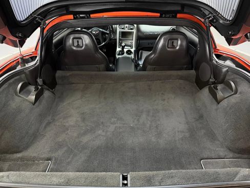 Used 2005 Chevrolet Corvette Coupe w/ Preferred Equipment Group RWD image 14