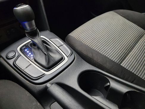 Used 2018 Hyundai Kona SE FWD image 26