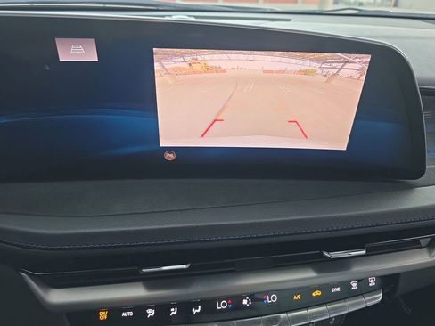 Used 2024 Cadillac XT4 Sport image 15