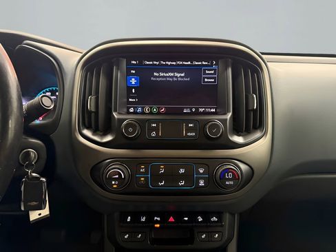 Used 2022 Chevrolet Colorado Z71 w/ Safety Package RWD image 18