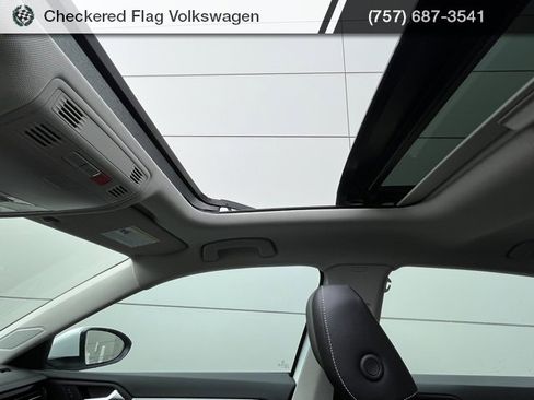 New 2026 Volkswagen Jetta SE image 10