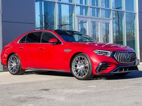 Used 2025 Mercedes-Benz E 53 AMG e 4MATIC Sedan w/ Driver Assistance Package image 3