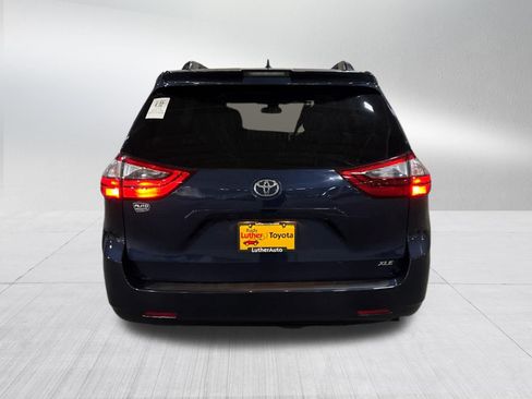 Certified 2020 Toyota Sienna XLE FWD image 5