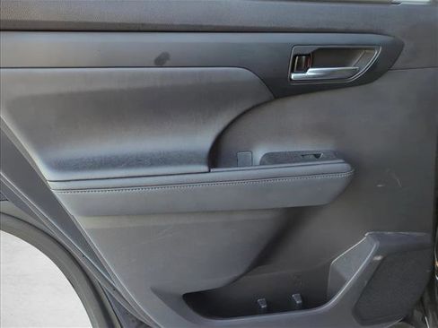 Certified 2022 Toyota Highlander XSE image 22