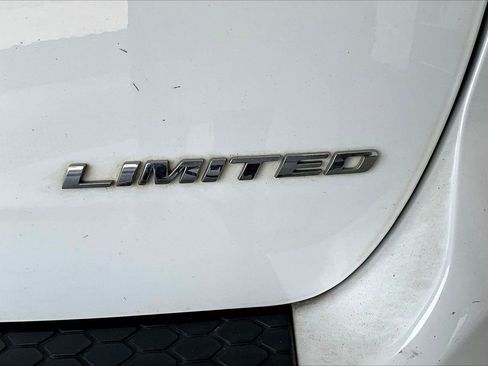 Used 2016 Dodge Durango Limited w/ Nav & Power Liftgate Group image 9