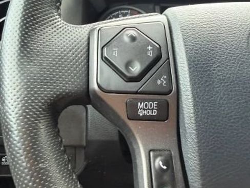 Used 2020 Toyota Tacoma TRD Off-Road AWD/4WD image 18