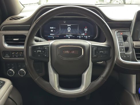 Used 2023 GMC Yukon SLT w/ SLT Premium Package AWD/4WD image 11