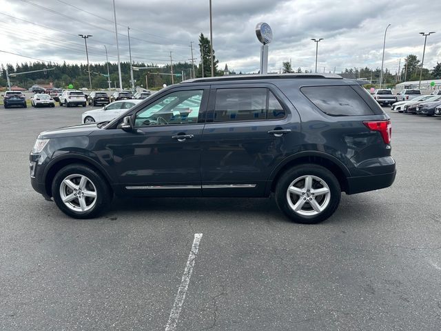 Used 2017 Ford Explorer XLT w/ Equipment Group 202A AWD/4WD image 5