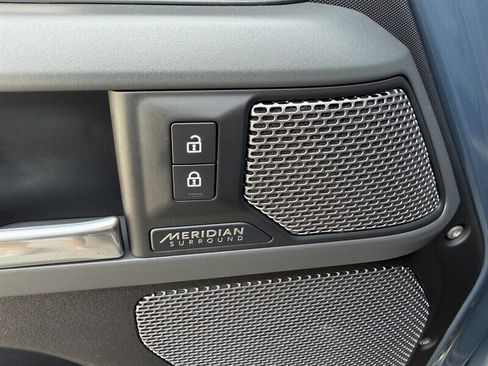 Used 2021 Land Rover Defender 110 X-Dynamic HSE image 17