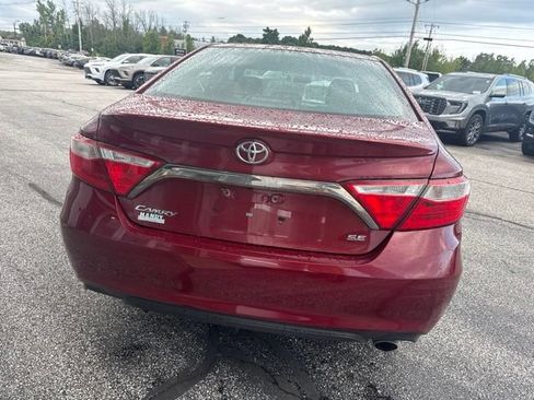Used 2017 Toyota Camry SE w/ Moonroof Package FWD image 6