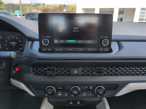 Used 2025 Honda Accord LX image 25