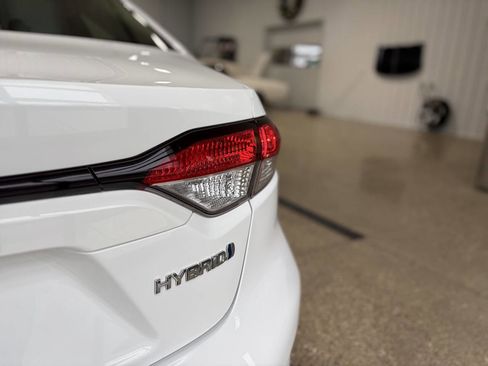 Used 2022 Toyota Corolla LE image 30