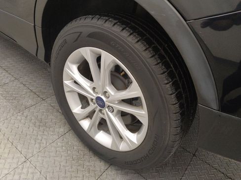 Used 2017 Ford Escape SE w/ SE Leather Comfort Package FWD image 31