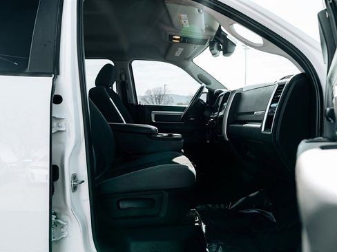 Used 2019 RAM 1500 Big Horn image 44