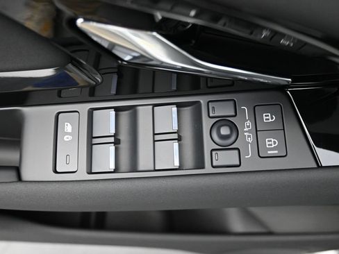 New 2026 Land Rover Range Rover Evoque S AWD/4WD image 19